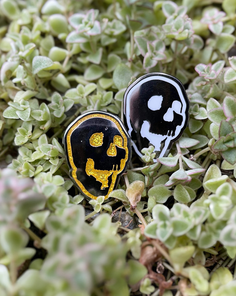 Polyhedral enamel Pin